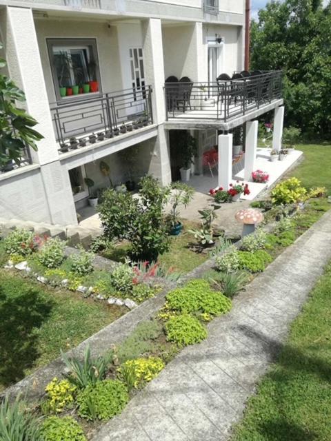 Apartman Bilja Vrnjačka Banja エクステリア 写真